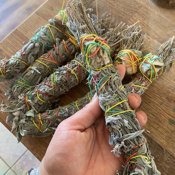 Homegrown handmade sage and lavender incense bundle with crystal quartz gift - Picture 7 of 7